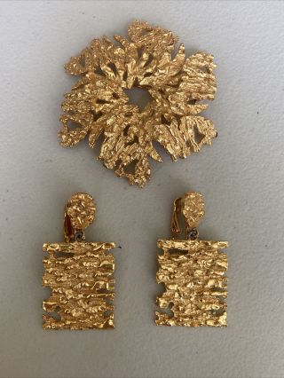 Vintage Celebrity Signed Brooch Pin And Clip Earring Set,  Textured Gold Tone
